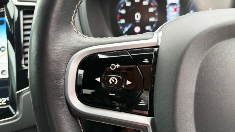 Volvo Xc90 2.0 T8 Recharge PHEV R DESIGN Pro 5dr AWD Auto Estate